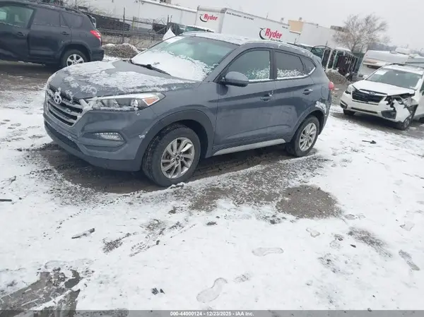 KM8J3CA49JU729831 2018 HYUNDAI TUCSON - Image 2