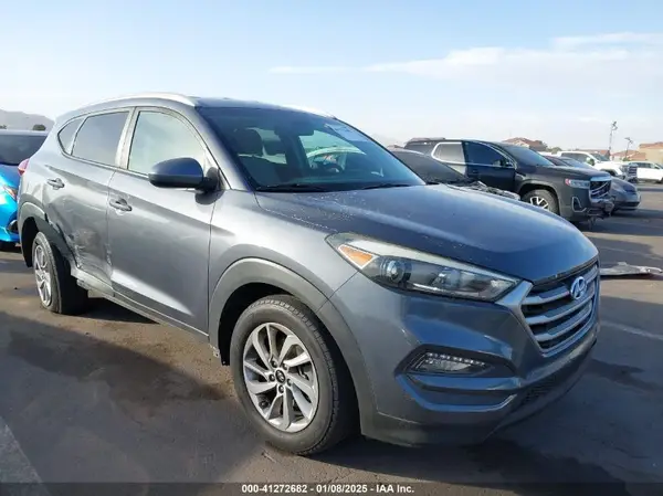 KM8J3CA49JU731305 2018 HYUNDAI TUCSON - Image 1