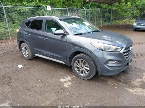 KM8J3CA49JU732826 2018 HYUNDAI TUCSON - Image 1