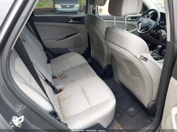KM8J3CA49JU732826 2018 HYUNDAI TUCSON - Image 8