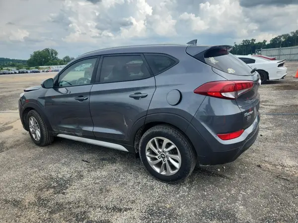 KM8J3CA49JU734639 2018 HYUNDAI TUCSON - Image 2