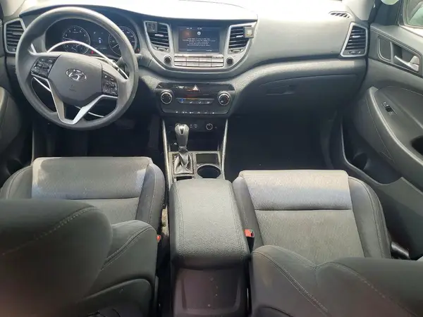 KM8J3CA49JU738853 2018 HYUNDAI TUCSON - Image 8