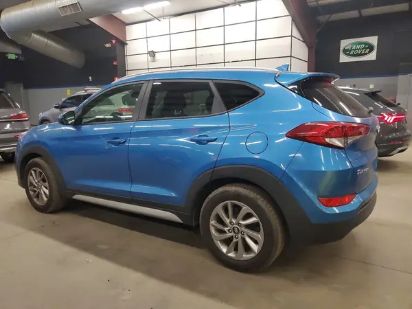 KM8J3CA49JU738982 2018 HYUNDAI TUCSON - Image 2