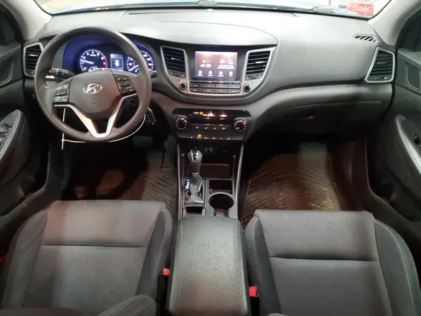 KM8J3CA49JU738982 2018 HYUNDAI TUCSON - Image 8