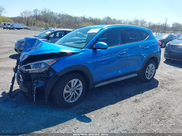 KM8J3CA49JU739906 2018 HYUNDAI TUCSON - Image 2