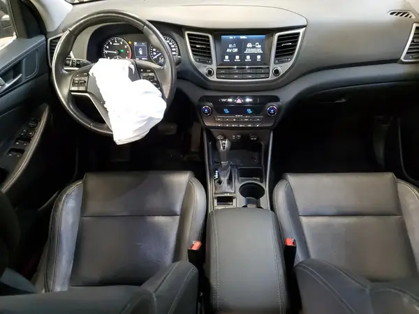 KM8J3CA49JU740540 2018 HYUNDAI TUCSON - Image 8