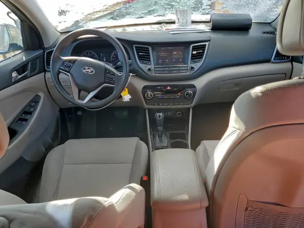 KM8J3CA49JU741574 2018 HYUNDAI TUCSON - Image 8