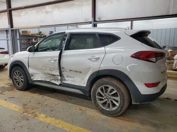 KM8J3CA49JU742952 2018 HYUNDAI TUCSON - Image 2