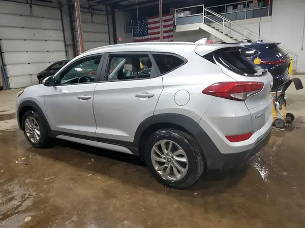 KM8J3CA49JU743356 2018 HYUNDAI TUCSON - Image 2