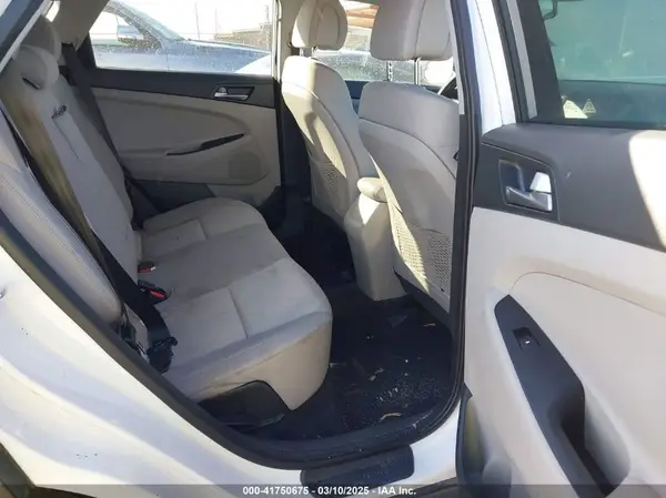 KM8J3CA49JU743695 2018 HYUNDAI TUCSON - Image 8