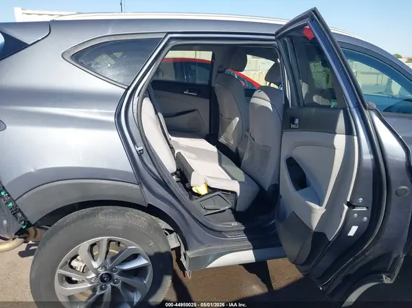 KM8J3CA49JU744135 2018 HYUNDAI TUCSON - Image 8
