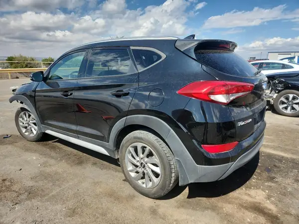 KM8J3CA49JU745110 2018 HYUNDAI TUCSON - Image 2