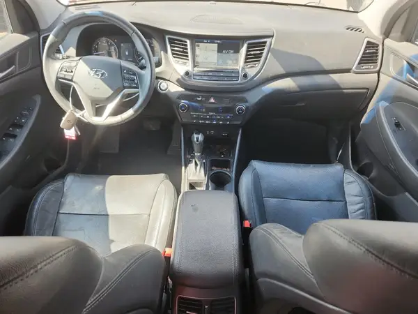 KM8J3CA49JU745110 2018 HYUNDAI TUCSON - Image 8