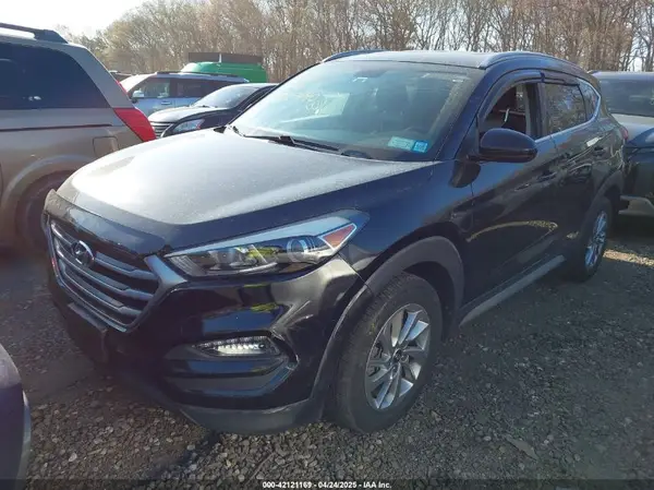 KM8J3CA49JU747973 2018 HYUNDAI TUCSON - Image 2