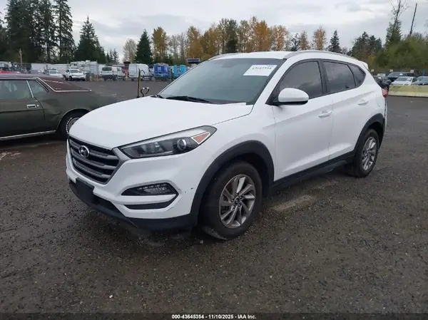 KM8J3CA49JU748167 2018 HYUNDAI TUCSON - Image 2