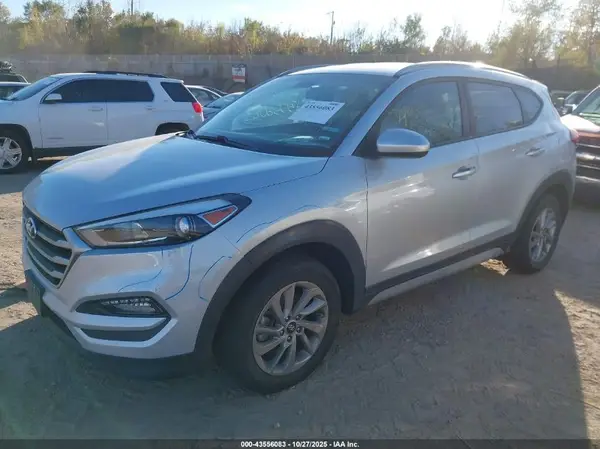 KM8J3CA49JU764076 2018 HYUNDAI TUCSON - Image 2