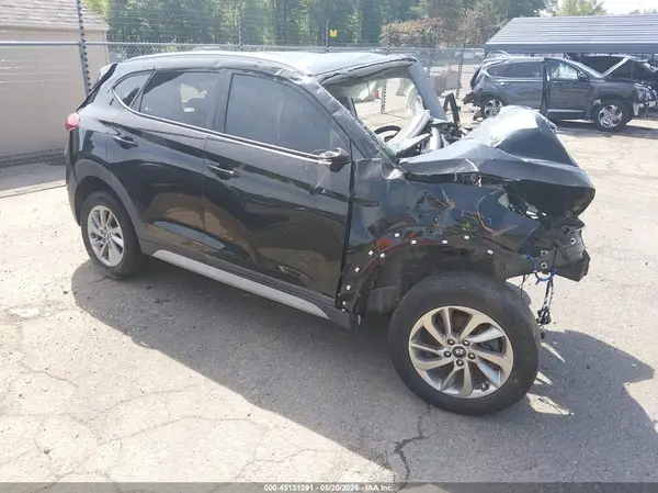 KM8J3CA49JU771240 2018 HYUNDAI TUCSON - Image 1