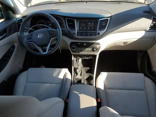 KM8J3CA49JU773036 2018 HYUNDAI TUCSON - Image 8