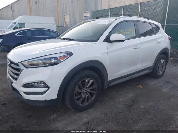 KM8J3CA49JU774994 2018 HYUNDAI TUCSON - Image 2