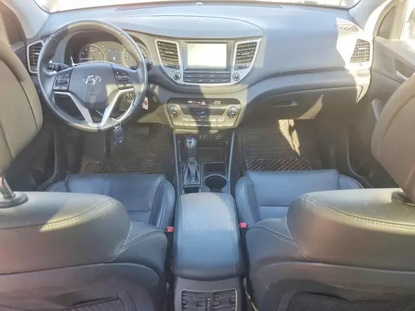 KM8J3CA49JU775028 2018 HYUNDAI TUCSON - Image 8