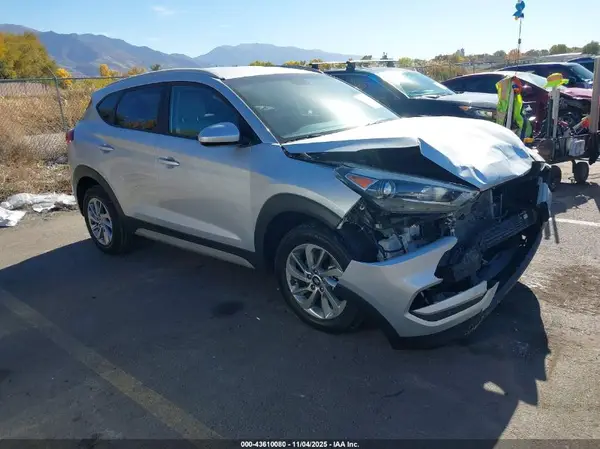KM8J3CA49JU778804 2018 HYUNDAI TUCSON