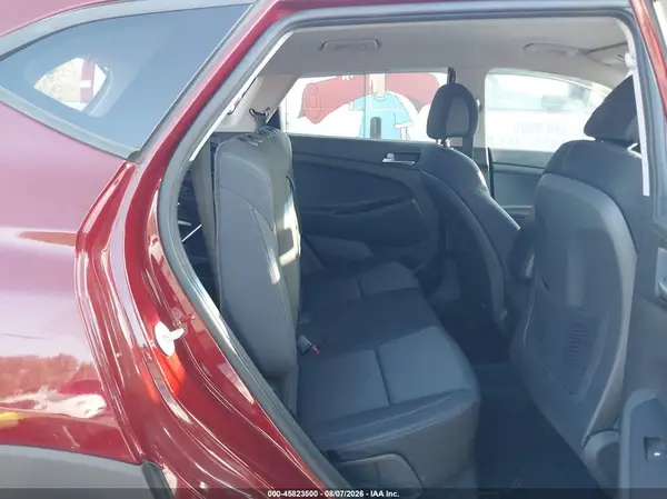 KM8J3CA49JU783081 2018 HYUNDAI TUCSON - Image 8