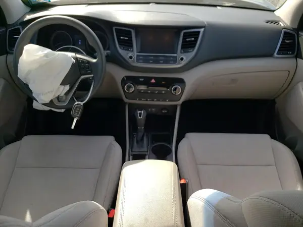 KM8J3CA49JU801434 2018 HYUNDAI TUCSON - Image 8