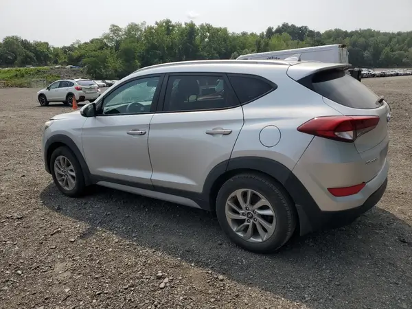 KM8J3CA49JU807122 2018 HYUNDAI TUCSON - Image 2