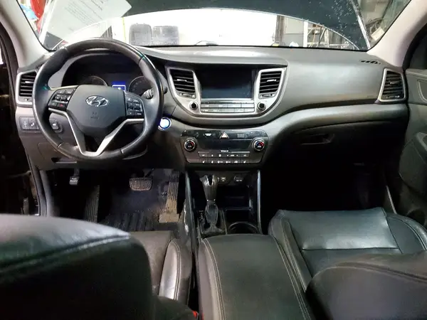 KM8J3CA49JU837267 2018 HYUNDAI TUCSON - Image 8