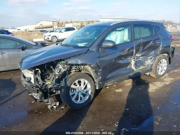 KM8J3CA49KU034315 2019 HYUNDAI TUCSON - Image 2
