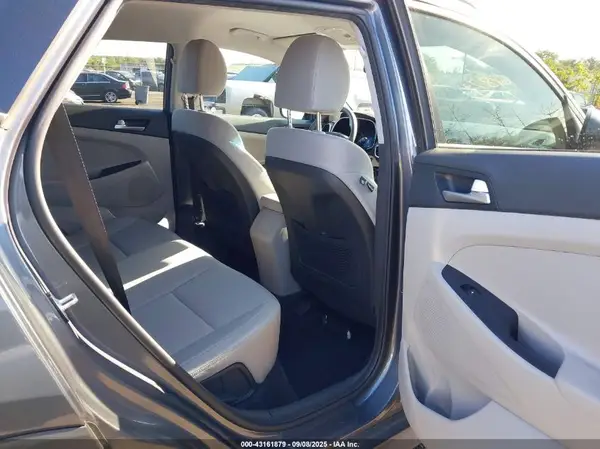 KM8J3CA49KU038347 2019 HYUNDAI TUCSON - Image 8