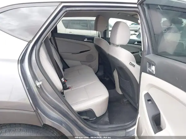 KM8J3CA49KU936110 2019 HYUNDAI TUCSON - Image 8