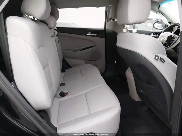 KM8J3CA49KU962092 2019 HYUNDAI TUCSON - Image 8