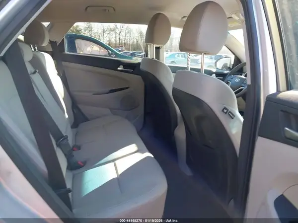 KM8J3CA49KU968460 2019 HYUNDAI TUCSON - Image 8