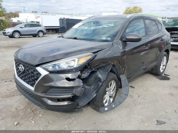 KM8J3CA49KU970239 2019 HYUNDAI TUCSON - Image 2