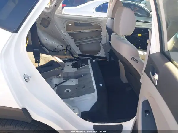 KM8J3CA49LU171577 2020 HYUNDAI TUCSON - Image 8