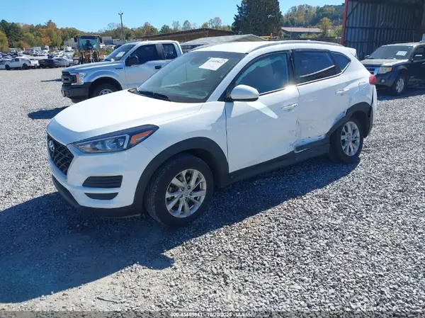 KM8J3CA49MU289260 2021 HYUNDAI TUCSON - Image 2