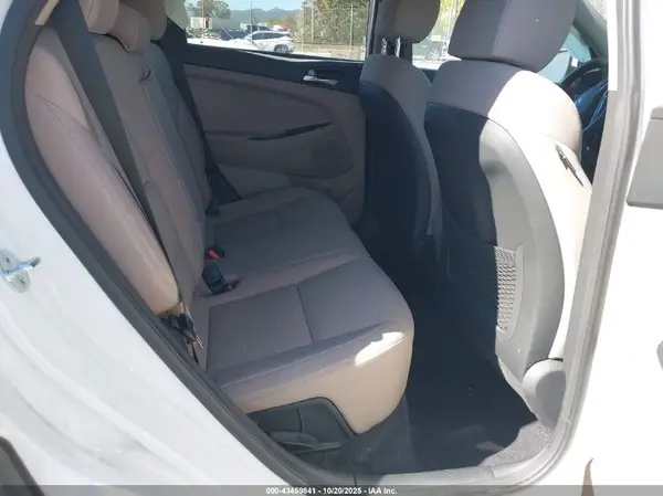 KM8J3CA49MU289260 2021 HYUNDAI TUCSON - Image 8