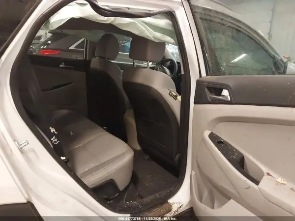 KM8J3CA49MU290716 2021 HYUNDAI TUCSON - Image 8