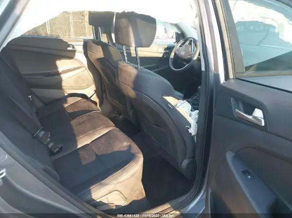 KM8J3CA49MU317915 2021 HYUNDAI TUCSON - Image 8