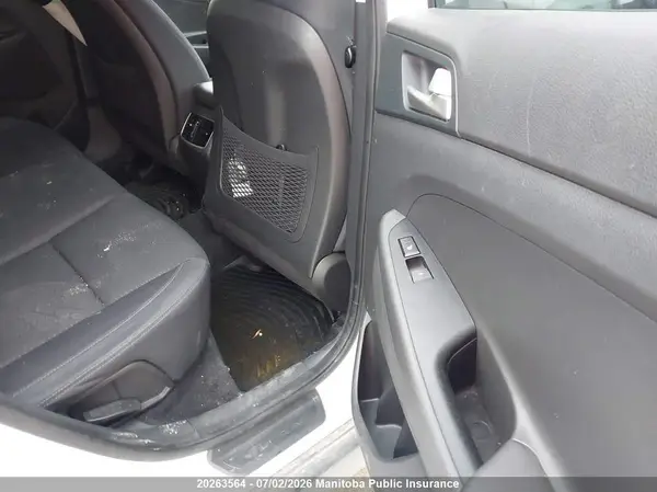 KM8J3CA49MU410935 2021 HYUNDAI TUCSON - Image 8