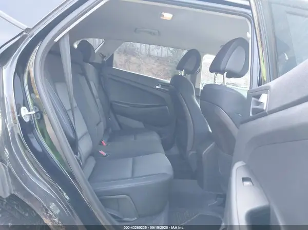 KM8J3CA4XGU022553 2016 HYUNDAI TUCSON - Image 8