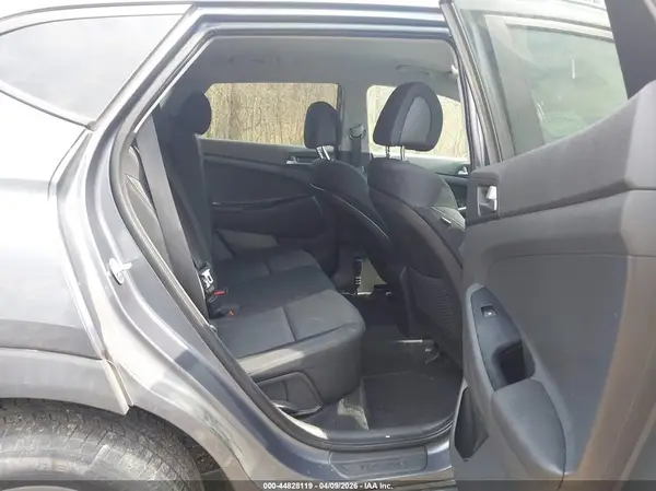 KM8J3CA4XGU036775 2016 HYUNDAI TUCSON - Image 8