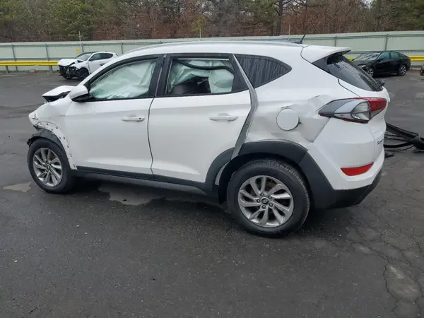 KM8J3CA4XGU037568 2016 HYUNDAI TUCSON - Image 2