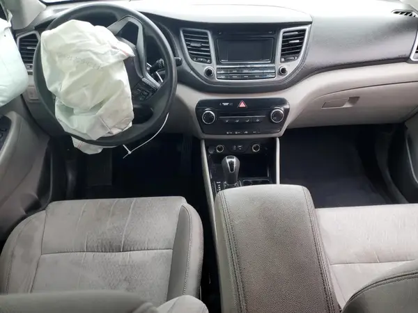 KM8J3CA4XGU037568 2016 HYUNDAI TUCSON - Image 8
