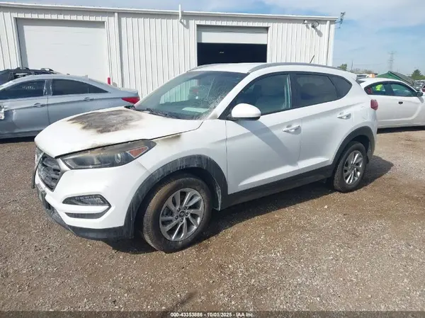 KM8J3CA4XGU037926 2016 HYUNDAI TUCSON - Image 2