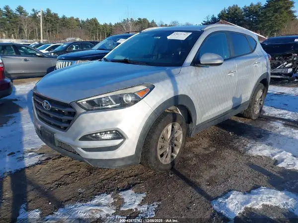 KM8J3CA4XGU064589 2016 HYUNDAI TUCSON - Image 2