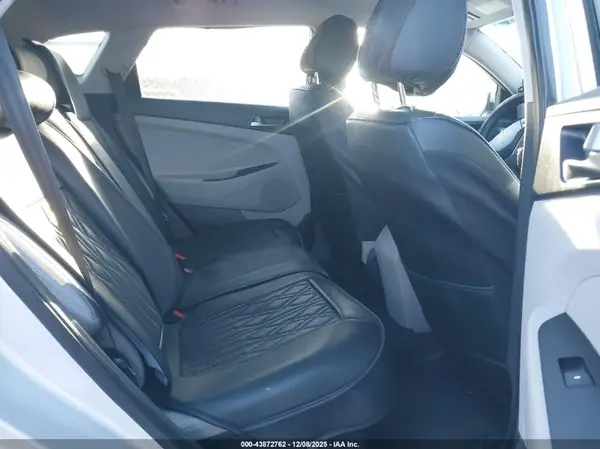 KM8J3CA4XGU064589 2016 HYUNDAI TUCSON - Image 8
