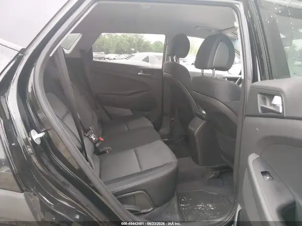 KM8J3CA4XGU074717 2016 HYUNDAI TUCSON - Image 8