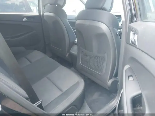 KM8J3CA4XGU074927 2016 HYUNDAI TUCSON - Image 8